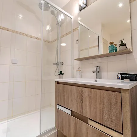 Spacious W Ski-in & Parking Apartman *